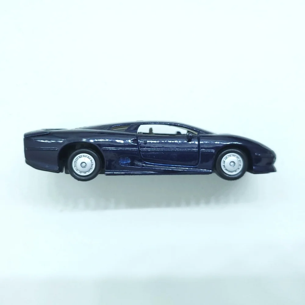 maisto jaguar xj220